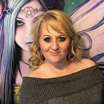 Am a tarot cards reader💫🔮 inbox now for any kind of reading you want xxx❤️.