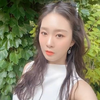 linda_jiaxi's profile picture. 📍🇺🇸 I love every day of my life. I don't know how the next day will turn out for me, so I'm going to make the best of it today 👑