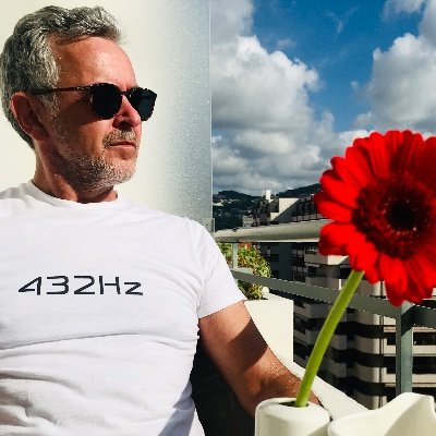 musician, film maker and all round artsy type, professional Film Production, Post Production and Music compositions. Music and Animal Lover and Cinema Defender.