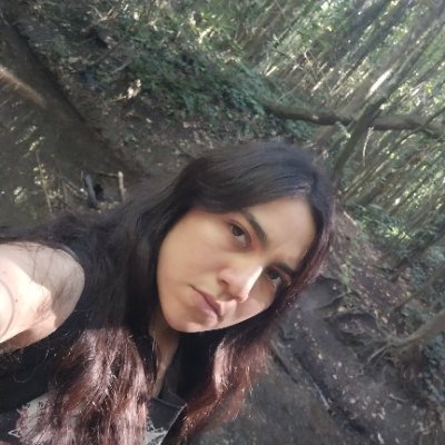 Mal intento de escritor, vegano, rescatista de ratas, monstruo, heavy metal, loco, conurbano.