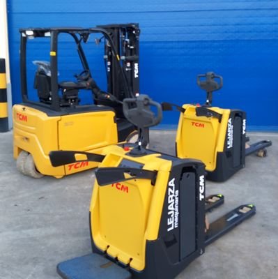 Venta y alquiler carretillas elevadoras, apiladores, retractiles, transpaletas TCM, Manitou y EP. https://t.co/RopiA1nFDy
