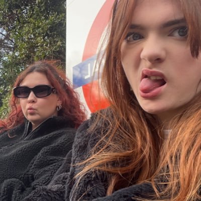 itsmonjo's profile picture. guys what do you even put in a bio. TITTIES!! (23)