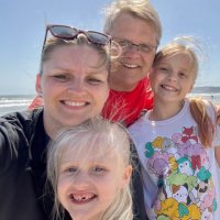 Kelly Larson (@kellylarson21) 's Twitter Profile