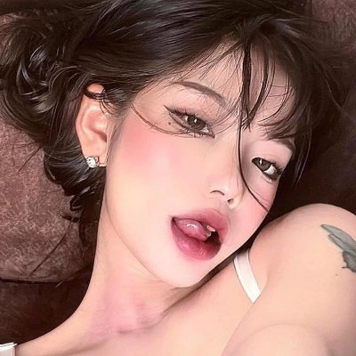 TVlSruAZEbc's profile picture. I'm STRAWBERRY . Welcome to my page 🌸🤍
From soft smiles to bold adventures 🔥 I’m living for excitement and new thrills 🌟🍓Let’s meet on my OnlyFans!