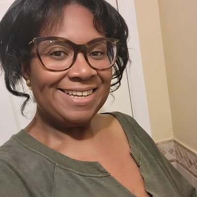 blendedplans's profile picture. I'm just here to laugh and retweet.