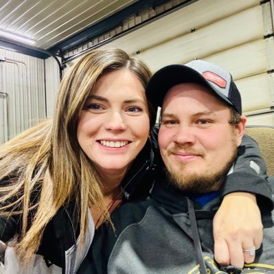 ormiston96's profile picture. @southviewfarms @RedTractors86🤍💍