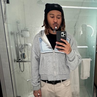 kayso_v's profile picture. tooth paste with no brush 🧖🏽‍♂️