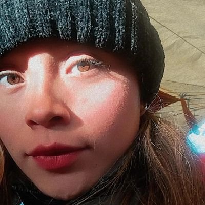 Devoradora de libros. 🏵️
Amante de la física y matemáticas.
One Direction ❤️
Mexicana 🇲🇽
Ingeniería Química 👩🔬❤️