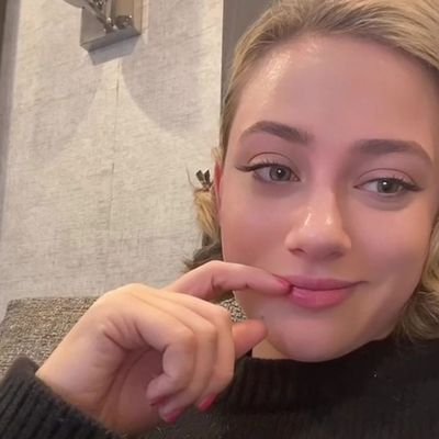 lilireinhart110's profile picture. My world is little 😊 Mom 🤱 God lover ❤🦮🐶