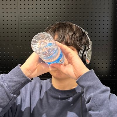 🥁バンド「LADALES」📻FM愛媛「カモ☆れでぃ★Night!」木20:00~22:00・金20:00~21:30📺あいテレビ「よるマチ!」水19:00~19:53