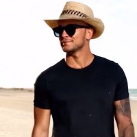 Name&Surname (@airplanes31) 's Twitter Profile