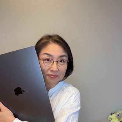 blogre_desu's profile picture. 在宅で稼ぎたい人を全力応援するライター📣28年間会社員▶︎退職▶︎帯同🇹🇭🇯🇵▶︎’20.11ブログ開設▶︎'22.2から法人認定講師80名超サポート｜複数サイト運営｜宝物は家族との時間✨だから在宅ワーク💕ブログ収益化の仕組みがわかる動画講座プレゼント中🎁タップしてお受け取りください👇