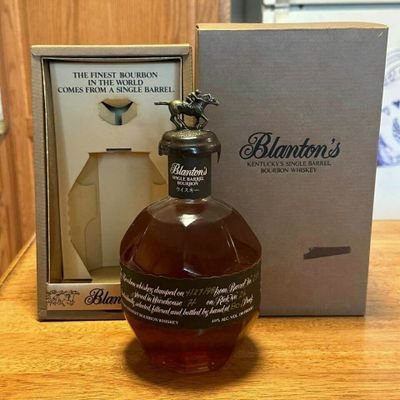 Bourbon Whiskey/Cigar For Sale shipping📦✈ all white world Message us & get your bourbon whiskey & cigar at affordable prices. DM with your order🥃🥃💯