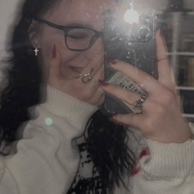 leah_di_die's profile picture. 🖤 우리 사랑하지 말아요 🖤