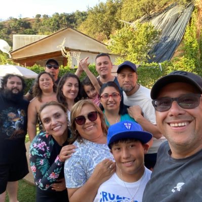 Esposo, Hijo de torreros, Forestal de cuna y vocación, Prevencionista , Dronero, Viajero incansable. “La asociatividad como herramienta de cambio” Mi principio