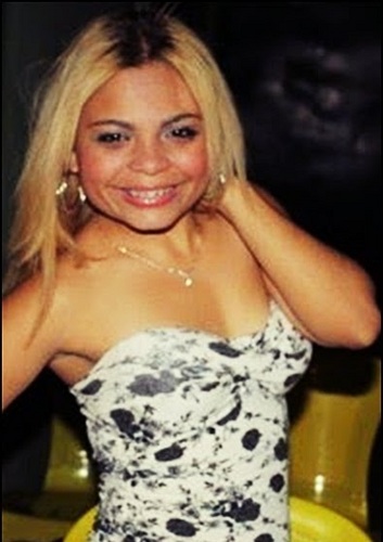 Ame as Pessoas como se houvesse o AMANHA, ! e princilpamente seja 
voçeeeê mesmaa nunka muda por ninguém .. ^^ e sempre Sorria poork isso basta !