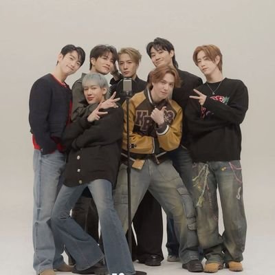 GOT7NUMBER ONE
คนธรรมดาที่ติดซีรีย์เกาหลี/จีน
เป็นมนุษย์ใช้แรงงานทำงานแลกเงิน