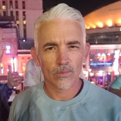 Devoted Hubs & Dad. Silver is my natural hair color. Thoughts on Mindset & Wealth. Sometimes I scroll fast, sometimes I scroll slow.
Disclosures in link.