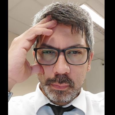 Una vida haciendo amigos.
Fundamentalista de la chocotorta. Del Rojo desde antes de nacer.