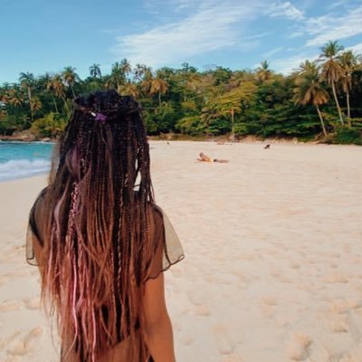 @secretzoebb Fit island girl with big & flawless tits 🌺 https://t.co/7JCkAjGpo0