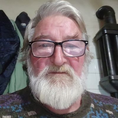 Цео живот се борим за очување човекове околине и нисам успео.Баш ми је жао.Ваљда ће планета Земља то сама учинити.
РАВНА ГОРА ПОБЕДИТИ МОРА