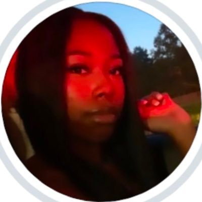 niyaminaee's profile picture. ♋️  @niyaminaee