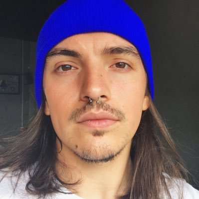 fiqueidoidao's profile picture. não há nada escrito na criança