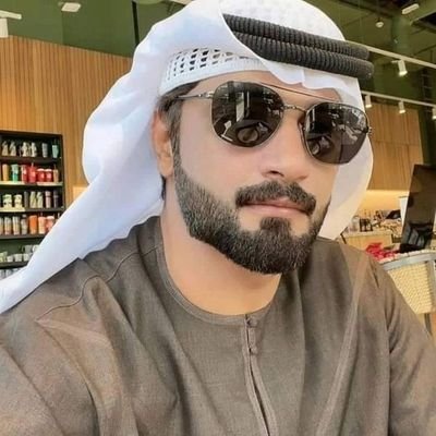 كن حذرا من وسائل التواصل الاجتماعي المزيفة أو أي شيء آخر، فأنا أحب تكوين صداقات جديدة، وأحب الأشخاص الصادقين والمخلصين