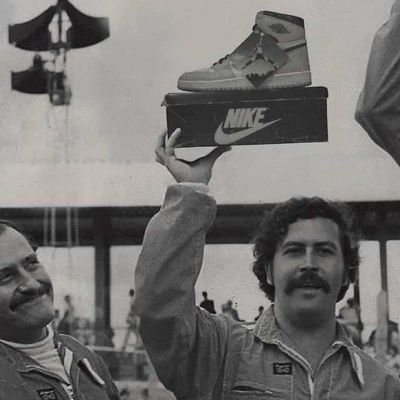 samegod_'s profile picture. TRAPPED 
be your hero.