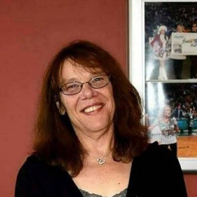 I'm Mavis wanczky the mega winner of $758 million in mega millions jackpot,I'm giving out $100000 to anyone that follows me back.