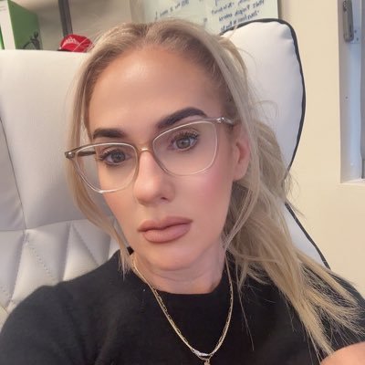 jenna_hague's profile picture. Proud Mama Bear, Jewish Conservative, 2nd amendment advocate