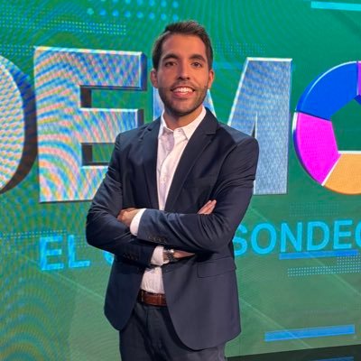 Periodista. Pendiente de lo que pasa, lo que pasó y lo que pueda pasar. En Mediaset, en Madrid e con Galicia no 💙.
Sentido do humor sempre. Común, depende.