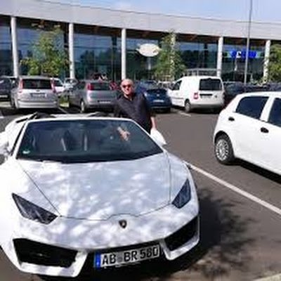 infurna54279's profile picture. 