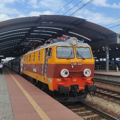 ウクライナ出身、ポーランド在住の鉄道ファン。
世界中の鉄道、特に日本の鉄道に興味がある。
ランダム投稿、鉄道写真、鉄道の歴史や体験談など。
DM歓迎