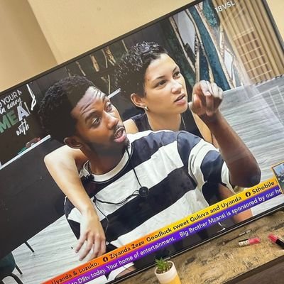 I'm a shipper of Ashley and Guluva don't come on page to tell me who to stan