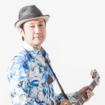 なおけんバンドのなおの方です WIND VOICES,Pride&Joy,FANSNIKなどで活動しておりました。渋谷Cross-FMのパーソナリティ等も。 好み→ドラクエ10/DeNAベイスターズ/バラ栽培/ガーデニング/イタリア/ワイン/ダイビング/レスキューダイバー/たまにフォロバします