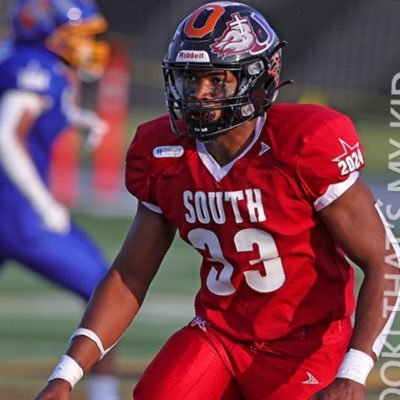 GbajaJedi's profile picture. LB @ MSJC C/O 25' Fall Grad 6'2 215lbs 350lbs bench 415lbs squat 290lbs hang clean   contact: blackgb_3@icloud.com (920)530-4747