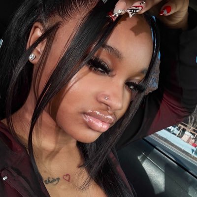 Yannierikaa's profile picture. 