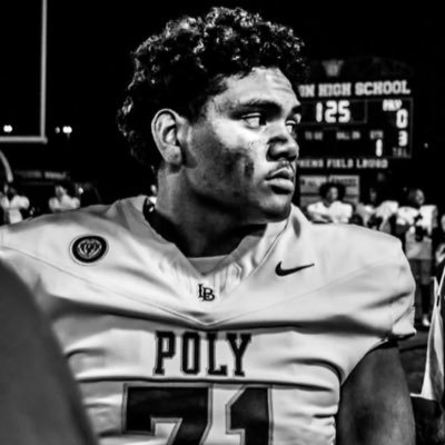 AG2G 6’2 235 O/D Line LongBeachPoly Varsity Starter +1 (562) 391-4607 sammyvai2525@gmail.com Freshman Of The Year On Varsity, Offense Of MVP ,