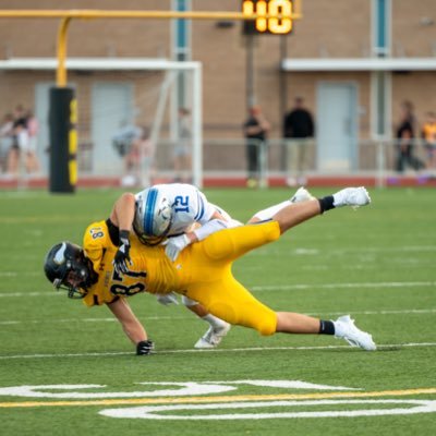 Olathe West 2026🏈QB/S #3 6’0 185 lbs GPA 3.9 email:brodyshale2007@yahoo.com