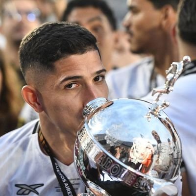 IvonilsonT's profile picture. @botafogo @49ers