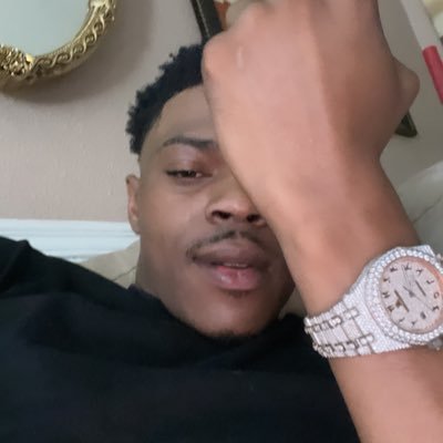 #evbCantjoin🙂↔️#newtwitter📸..i❤️fast Cars & guns it's merched🫰🏽can't forget bad bitches nd a bankroll🫶🏾.. Main @westsidejackk 🎯page down😤...25yrs old❤️