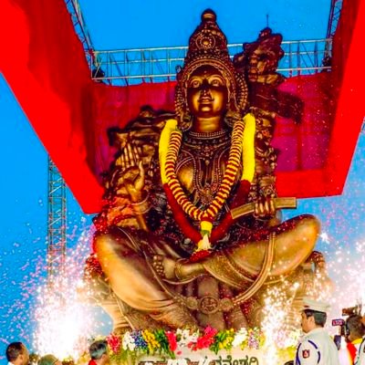 ಆರಂಕುಸವಿಟ್ಟೊಡಂ ನೆನೆವುದೆನ್ನ ಮನಂ ಕರ್ನಾಟ ದೇಶಮಂ 💛❤️
ನನ್ನ ನಿಷ್ಠೆ ಕನ್ನಡಕ್ಕೆ ಅಷ್ಟೇ, ಧರ್ಮ ಜಾತಿ ಎಲ್ಲವೂ ಕನ್ನಡ.