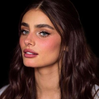 93. 𝐁𝐔𝐒𝐈𝐍𝐄𝐒𝐒𝐖𝐎𝐌𝐀𝐍, ⦇ꟼR⦈㇂ 𝐷𝑎𝑢𝑔ℎ𝑡𝑒𝑟 ⨟ 𝑚𝑜𝑡ℎ𝑒𝑟⌇╎ ❛In a world full of trends I'll remain a timeless classic.❜╎「🅢🅛❷❸⓿❷」「🅣❶❻⓿❼」