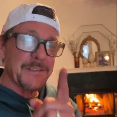 EdwardEvel30830's profile picture. Artist