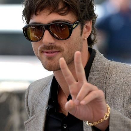 cortexa_x's profile picture. Pronounced as Zero to Millions AI 🚀
We're an empowering community that helps entrepreneurs with business and marketing AI solutions 👩🏽💻
Feel free to ask :)