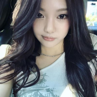 denrezs's profile picture. 