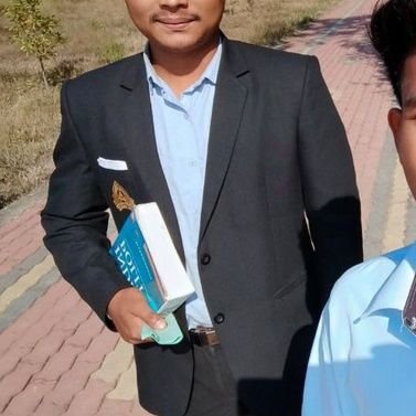 akash_Babu2003's profile picture. हार नहीं मानूंगा, रार नहीं ठानूंगा,
काल के कपाल पर लिखता मिटाता हूं
गीत नया गाता हूं।