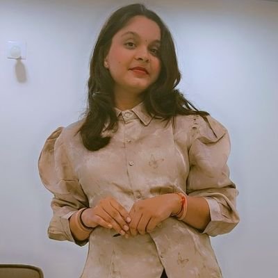 chhayaReady2fly's profile picture. #गतिस्त्वं 
लड़खड़ा रहे हैं.... संभल रहे हैं.... तजुर्बे हैं... हो रहे हैं।
#PHOENIX_soul #Inexplicable #Mightygirl 
Retweets aren't endorsements..,