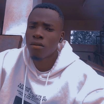 azooravaled's profile picture. 